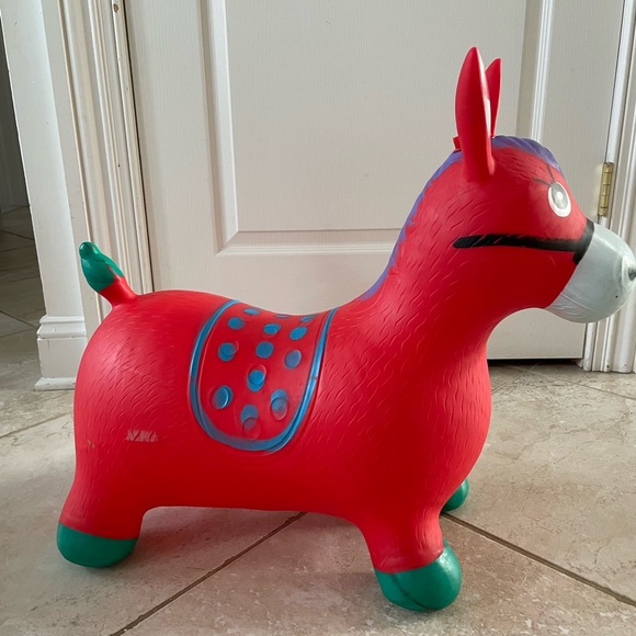 Bouncing horse with squeaker - Picture 2 of 5